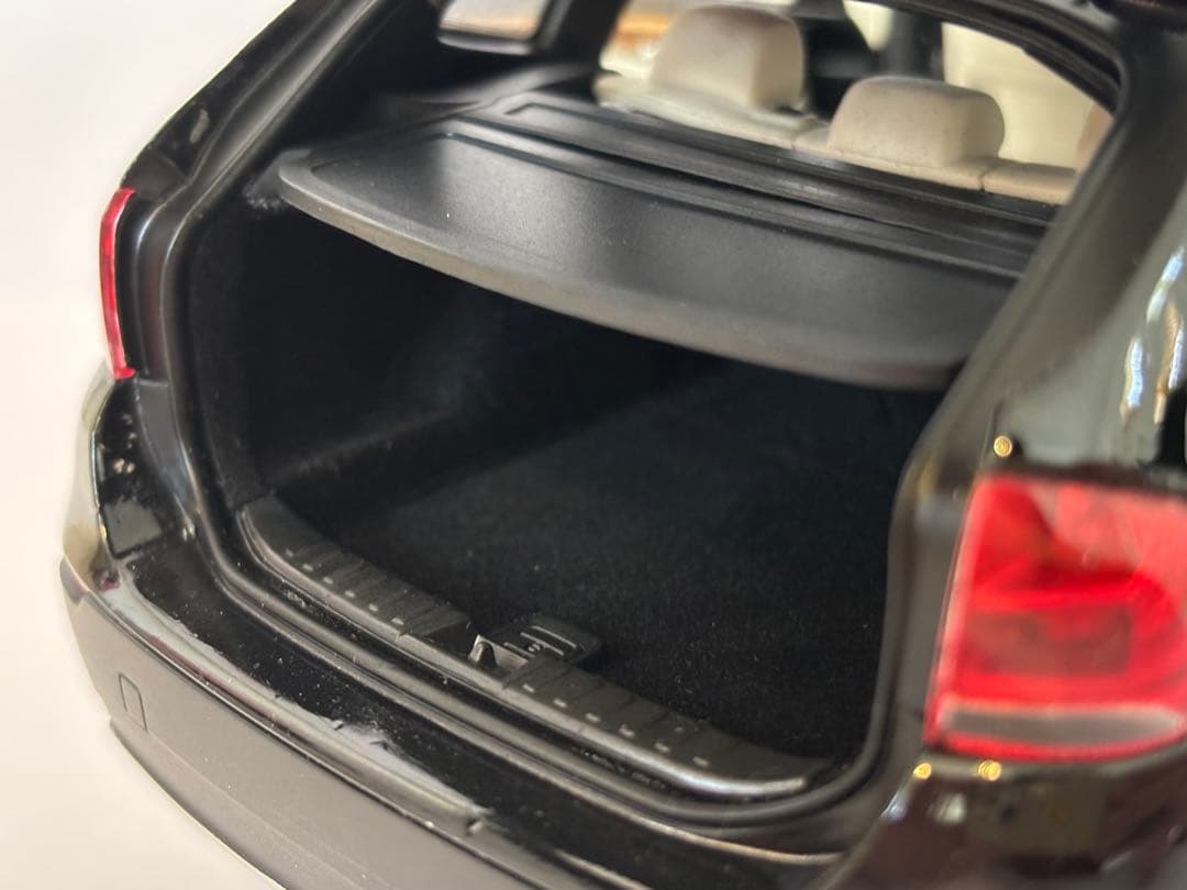  X1 xDrive 28i E84 ミニカー京商 1/18 Kyosho