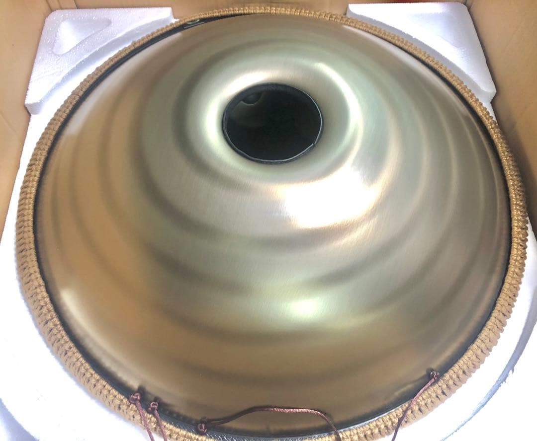 ハンドパン　56センチ　10音　A3＝440Hz Dマイナー