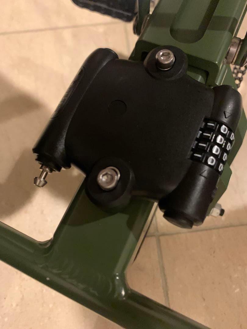 キャリーミーソリッドタイヤ室内保管2020 送料込み　最終価格です。