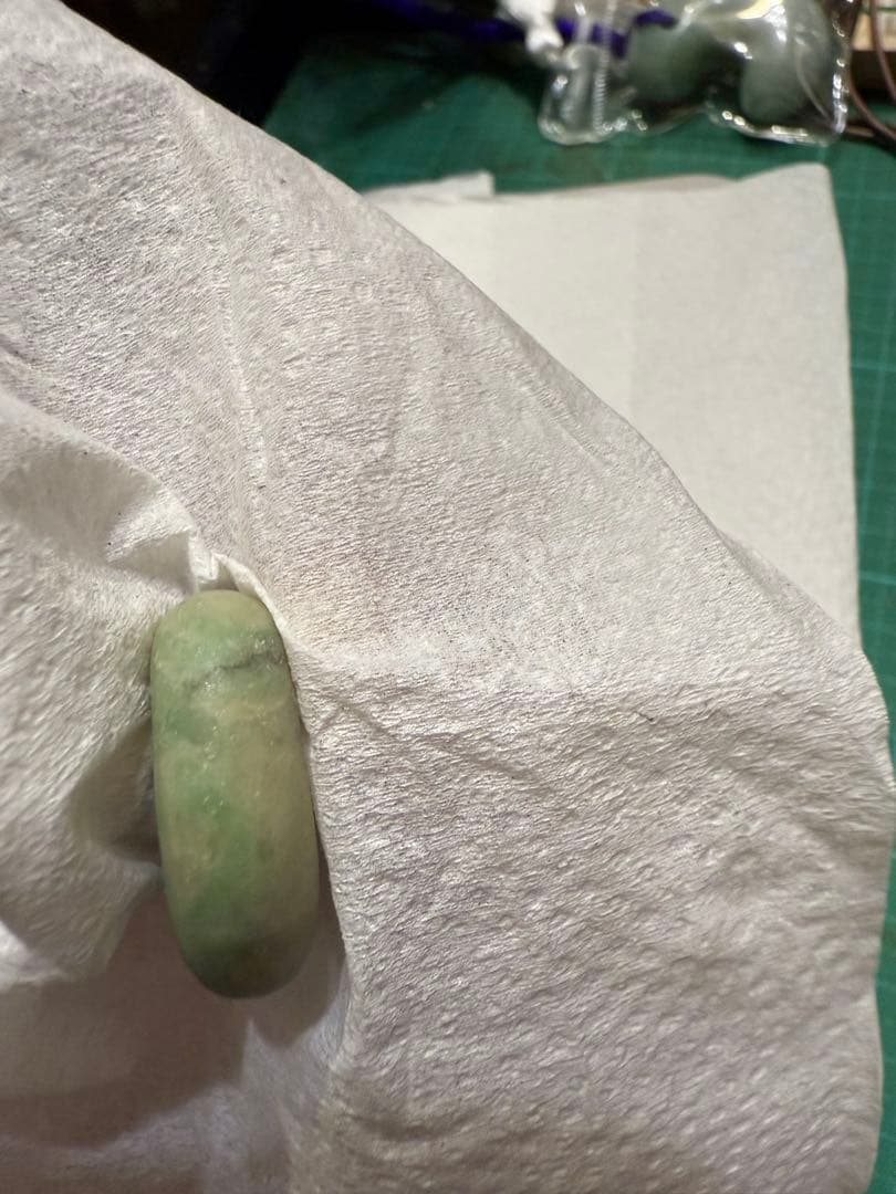 糸魚川翡翠‼️勾玉‼️ 透光性‼️８g‼️送料無料‼️破格出品‼️