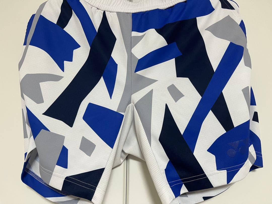 バドミントン　ヨネックス　ハーフパンツ　柄　青