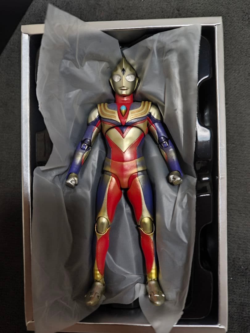 S.H.Figuarts真骨彫 ウルトラマンティガ グリッターティガ