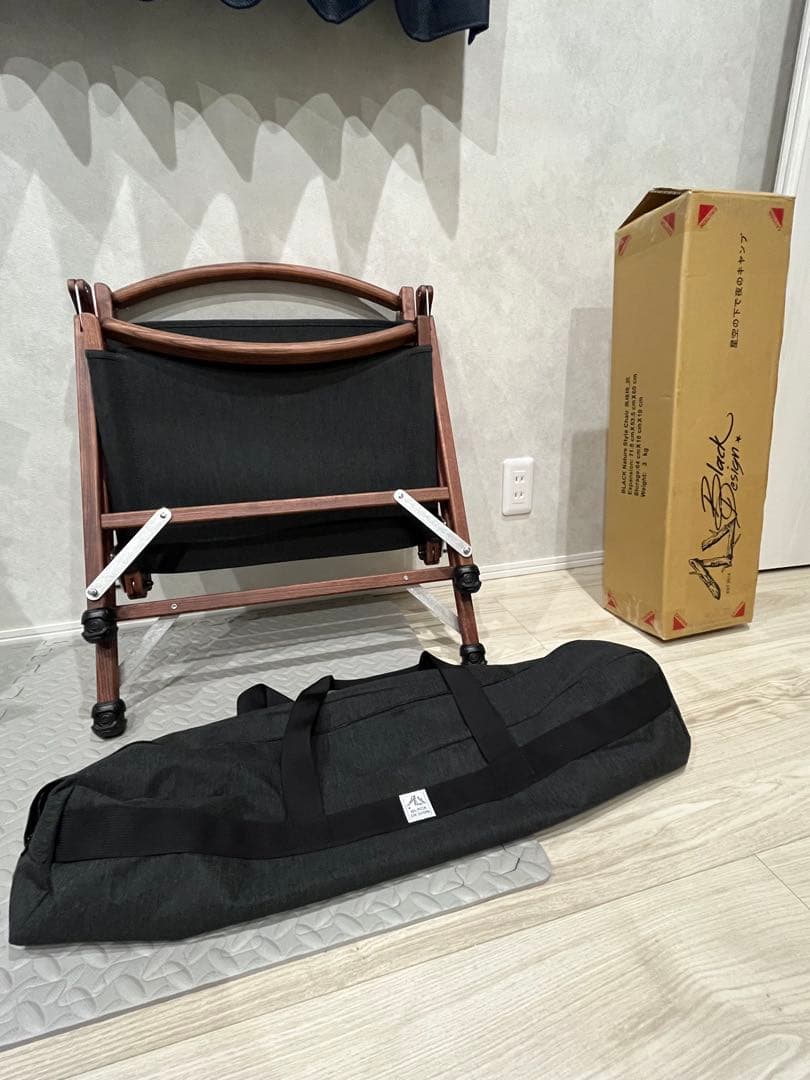 ブラックデザイン　チェア　ブラック