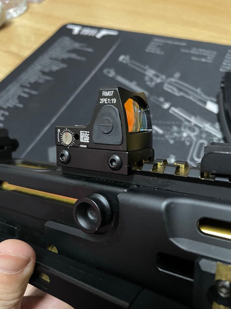 SCORPION mod.M 電動ガン ブラック/ゴールド