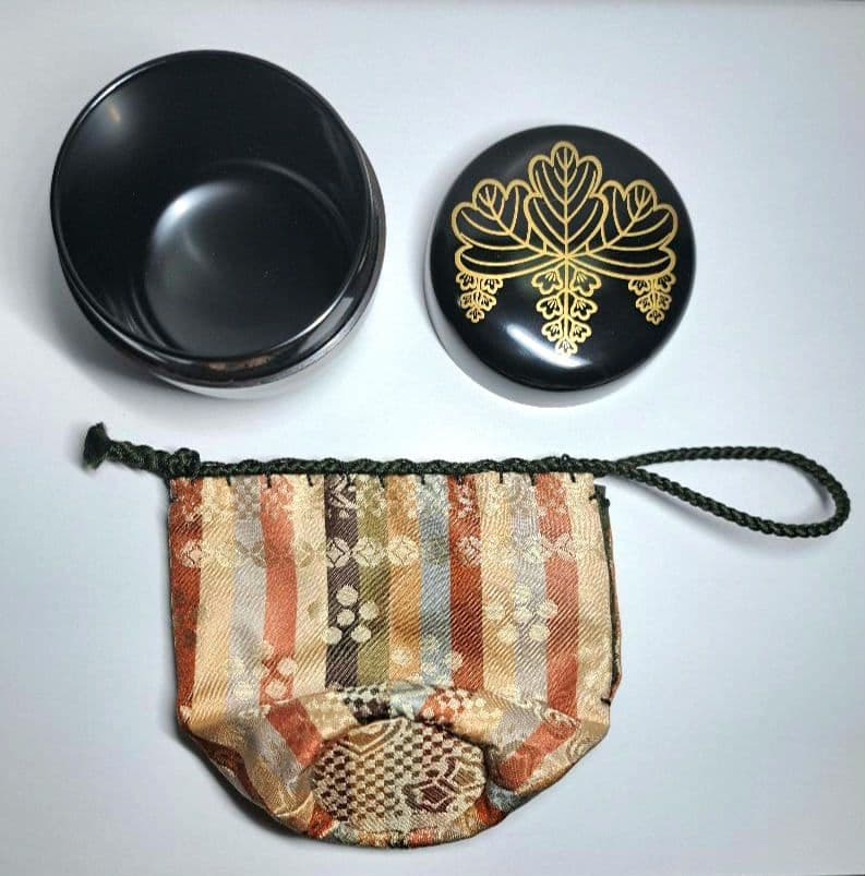 大棗　桐蒔絵　多田桂覚作　宝利休梅仕覆