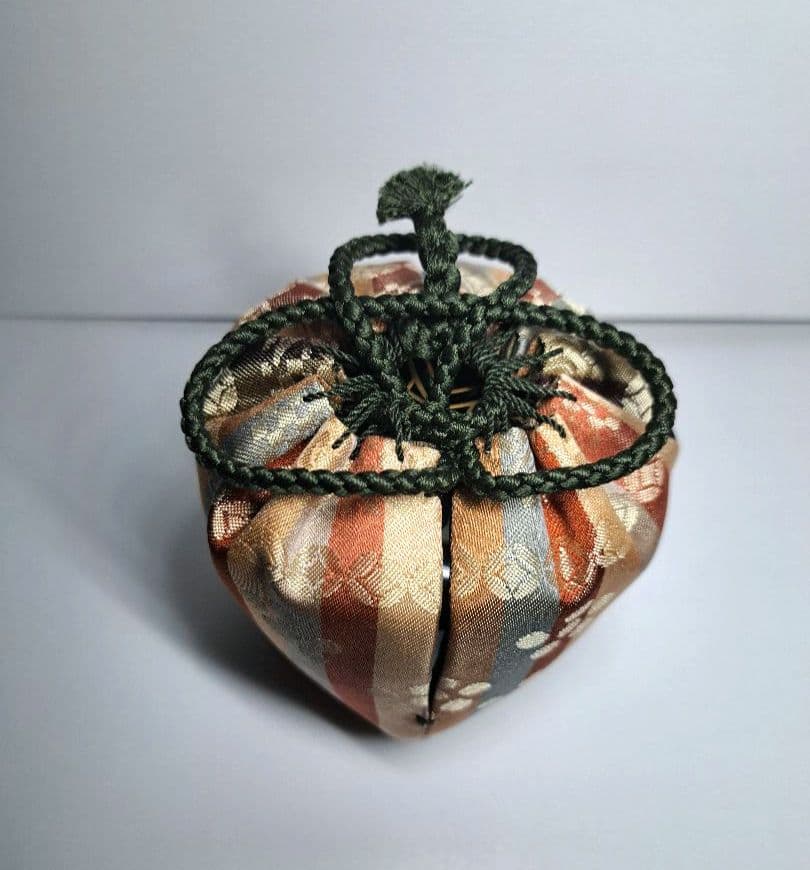 大棗　桐蒔絵　多田桂覚作　宝利休梅仕覆