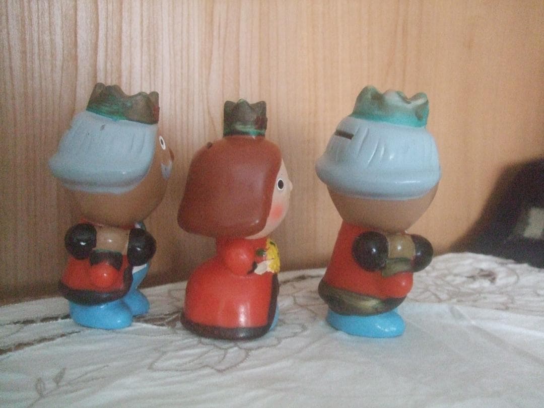 サモン★王様2個＆お妃さま1個★ ソフビ人形 ★貯金箱 ★3体セット