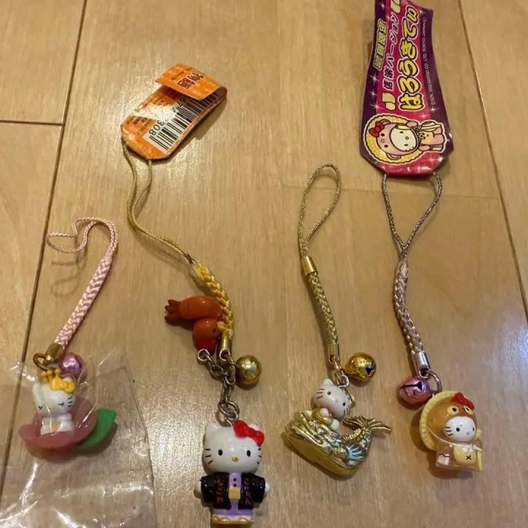 ご当地キティ 根付け ストラップ　キーホルダーまとめ売り　90個以上