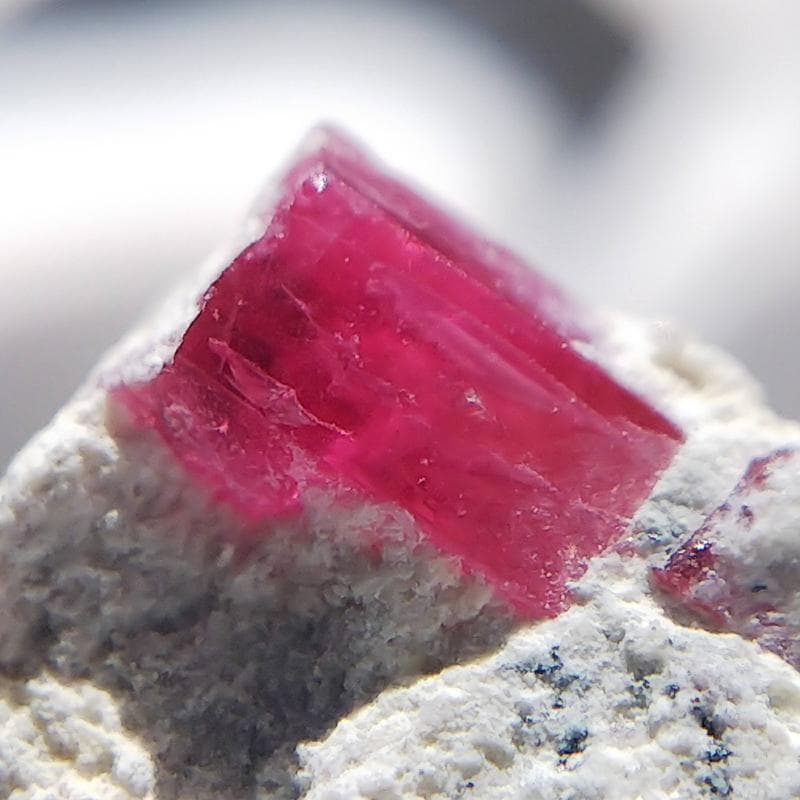 351 複数結晶 レッドベリル ビクスバイト レッドエメラルド 結晶 標本