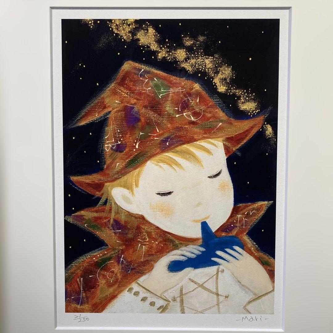 版画　前田麻里「オカリナを吹く少年」