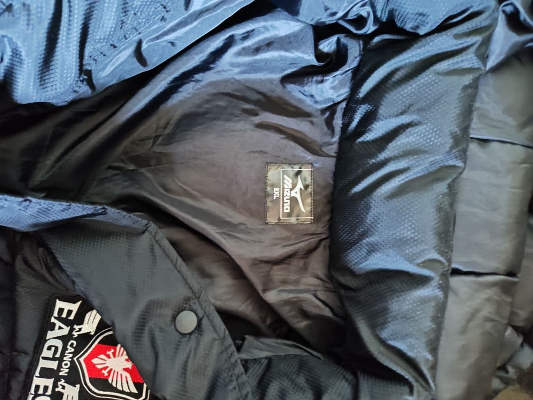 キヤノンイーグルス　選手用ベンチコート