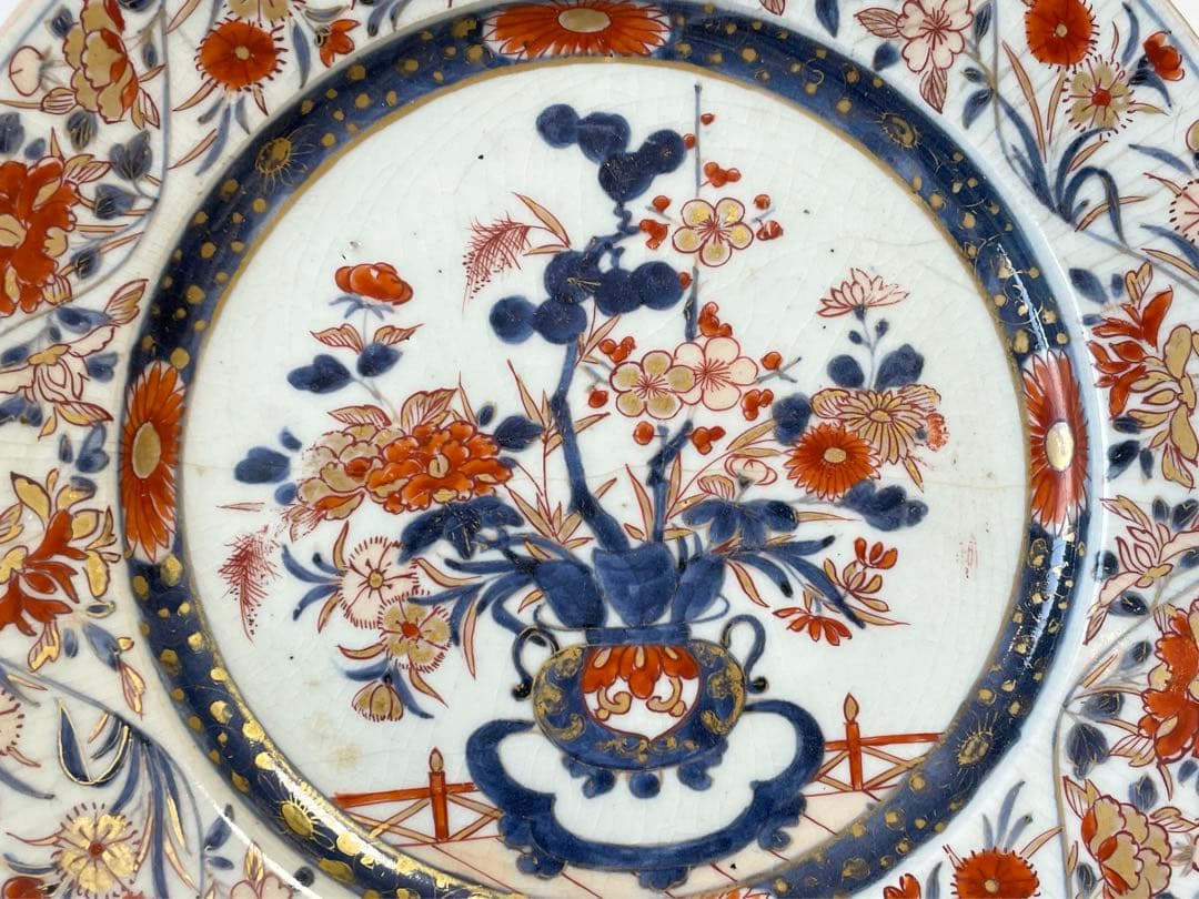 骨董　アンティーク　古伊万里　色絵　輸出伊万里　花唐草　花籠文様　皿　丸皿