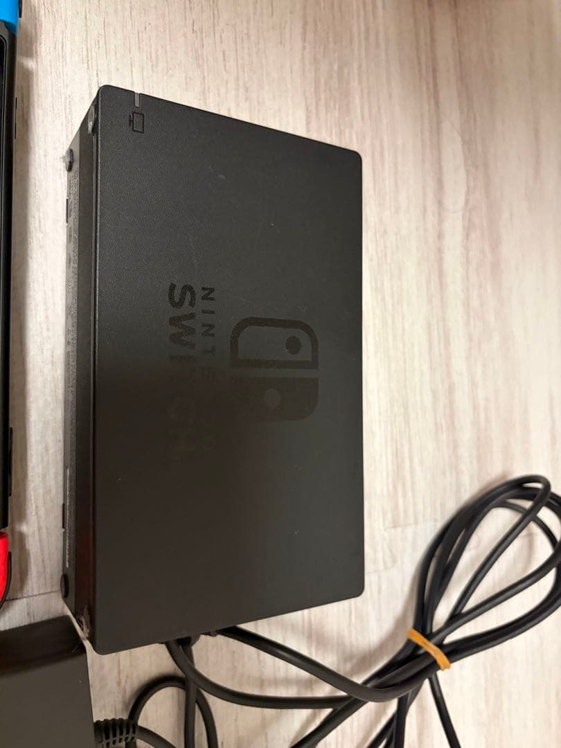 d*2様 Nintendo Switch 本体+周辺機器+カセット４種類