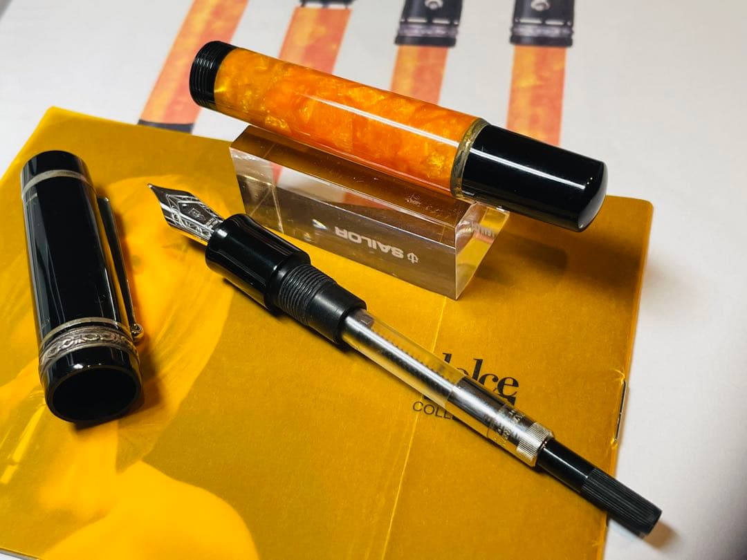 デルタ　万年筆　ドルチェビータミディアム（初期型、18k、F）