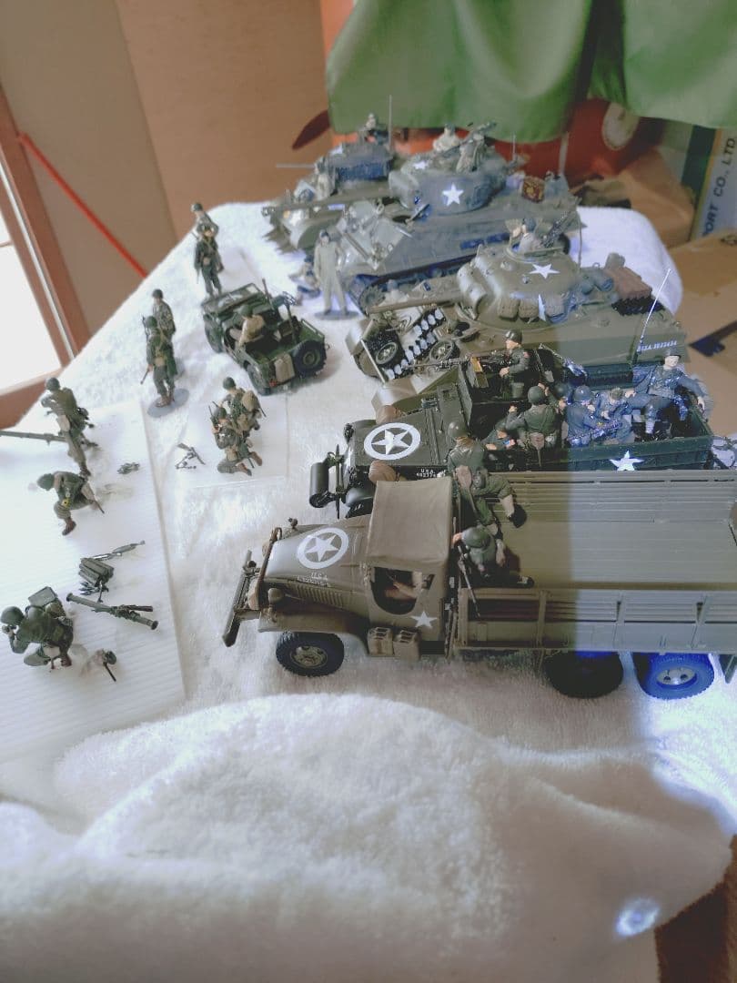 新春セール！美品完成品パットン大戦車軍団101空挺師団アルデンヌの森出撃準備