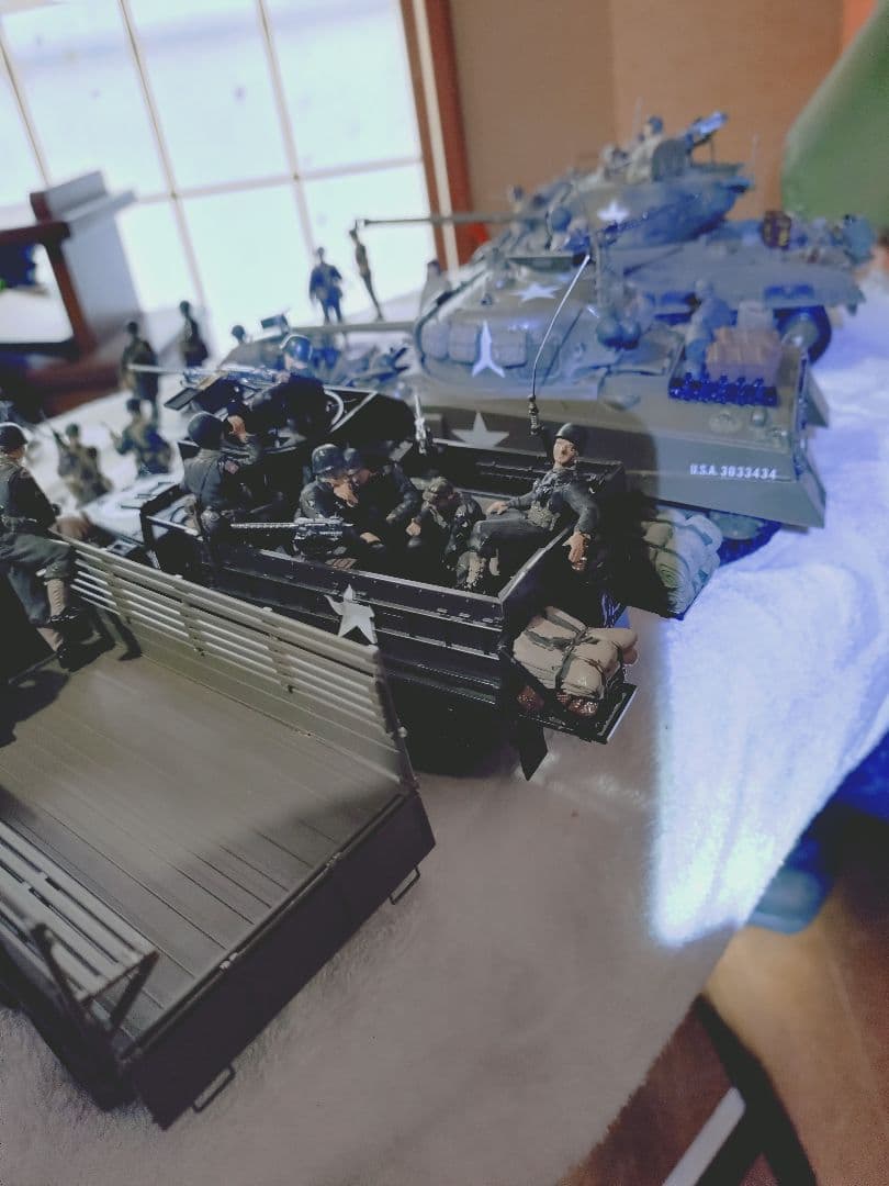 新春セール！美品完成品パットン大戦車軍団101空挺師団アルデンヌの森出撃準備