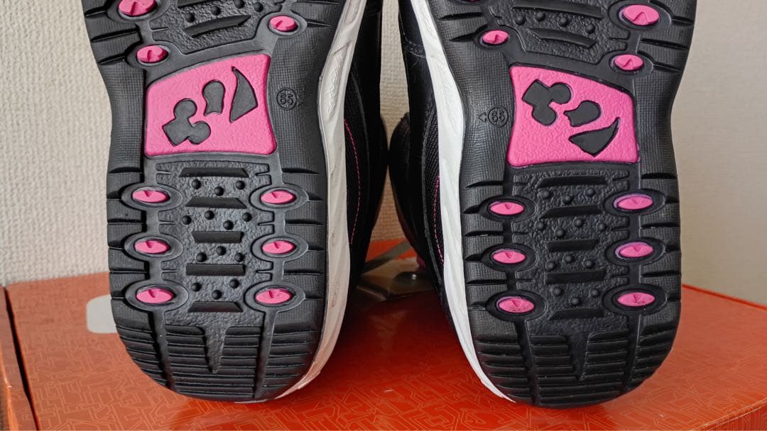 【THIRTYTWO】24〜24.5cm レディース　スノーボードブーツ