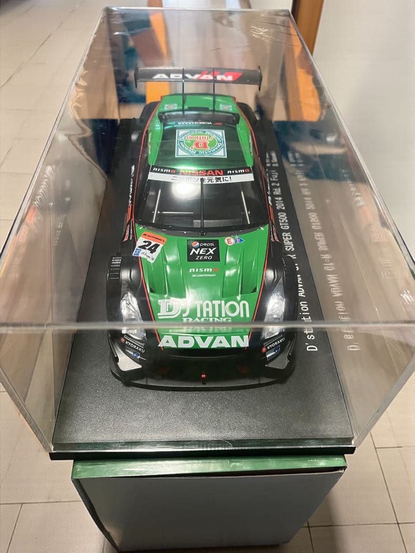 美品 エブロ ADVAN gt-r35 1/18スケール ミニカー