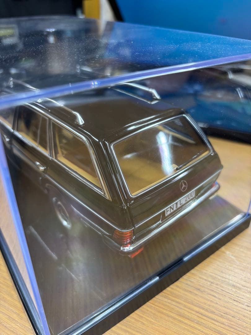 NOREVメルセデスベンツ２００Ｔミニカー