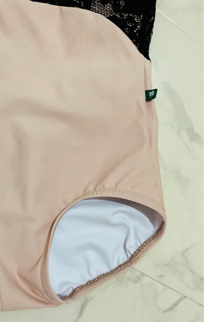 ラッキーレオ　レオタード　Mサイズ