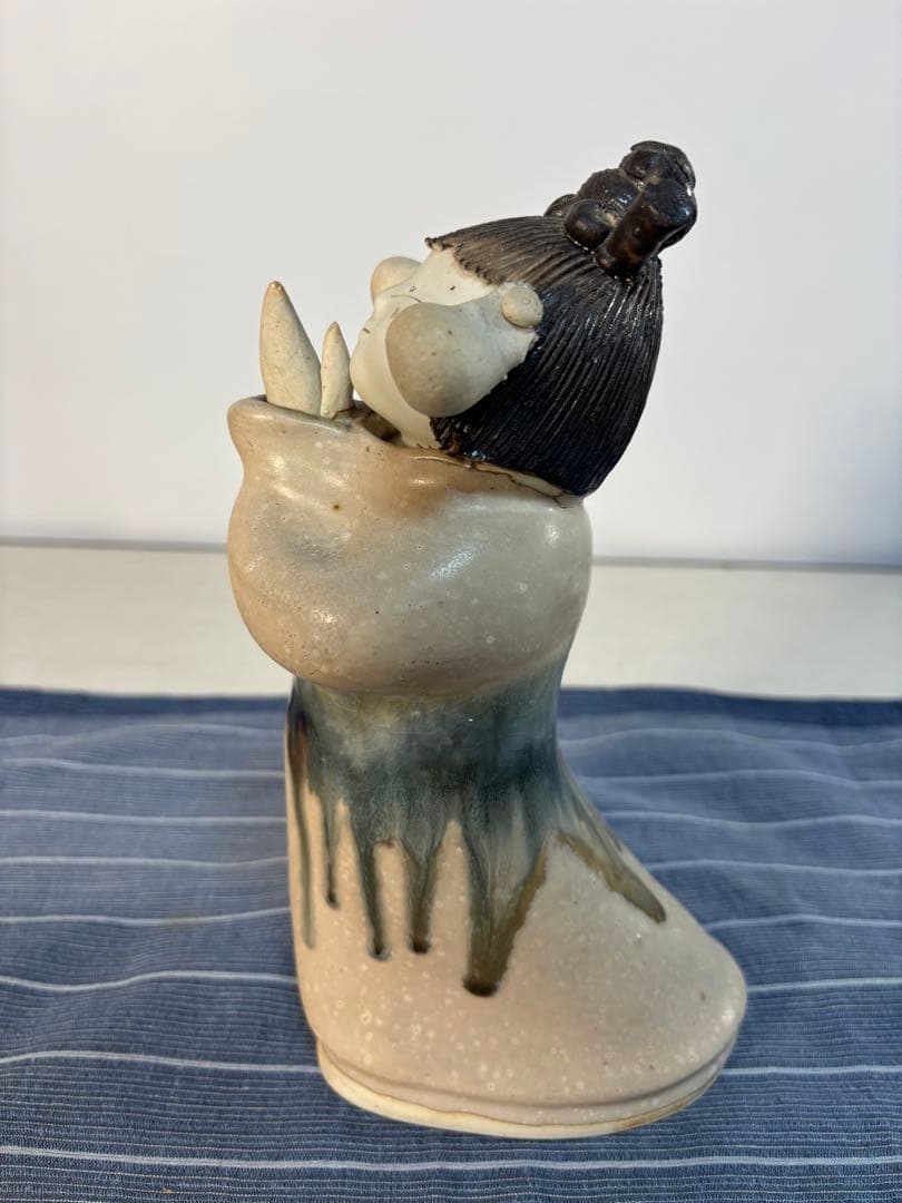 「念ずれば花ひらく」森元青芳 作 砥部焼 陶器人形