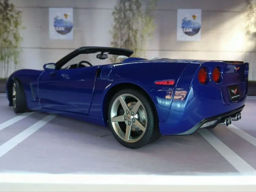 AUTOart 1/18 シボレー コルベット C6 コンバーチブル