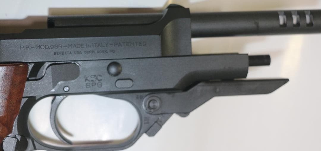 KSCコーポレーション製　ABS樹脂製モデルガン ベレッタＭ９３Ｒ ＳＰＧ合法品