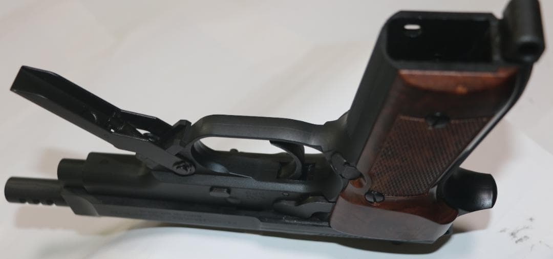 KSCコーポレーション製　ABS樹脂製モデルガン ベレッタＭ９３Ｒ ＳＰＧ合法品