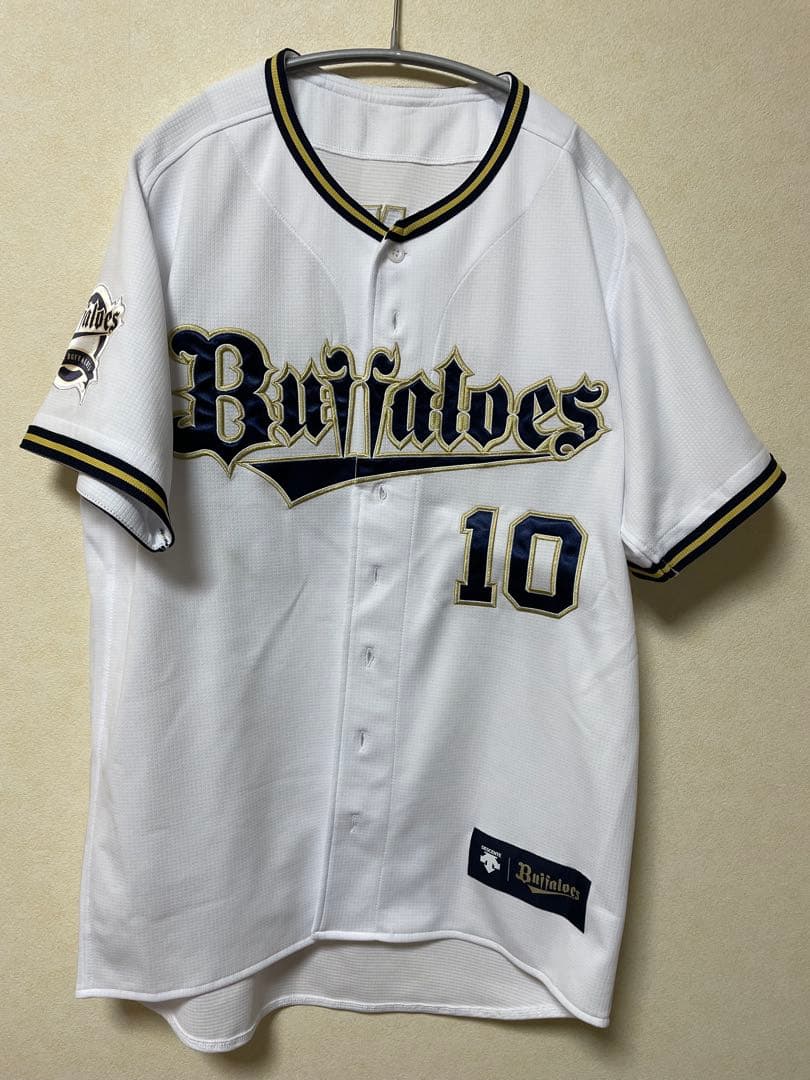 アダムジョーンズ　ユニフォーム