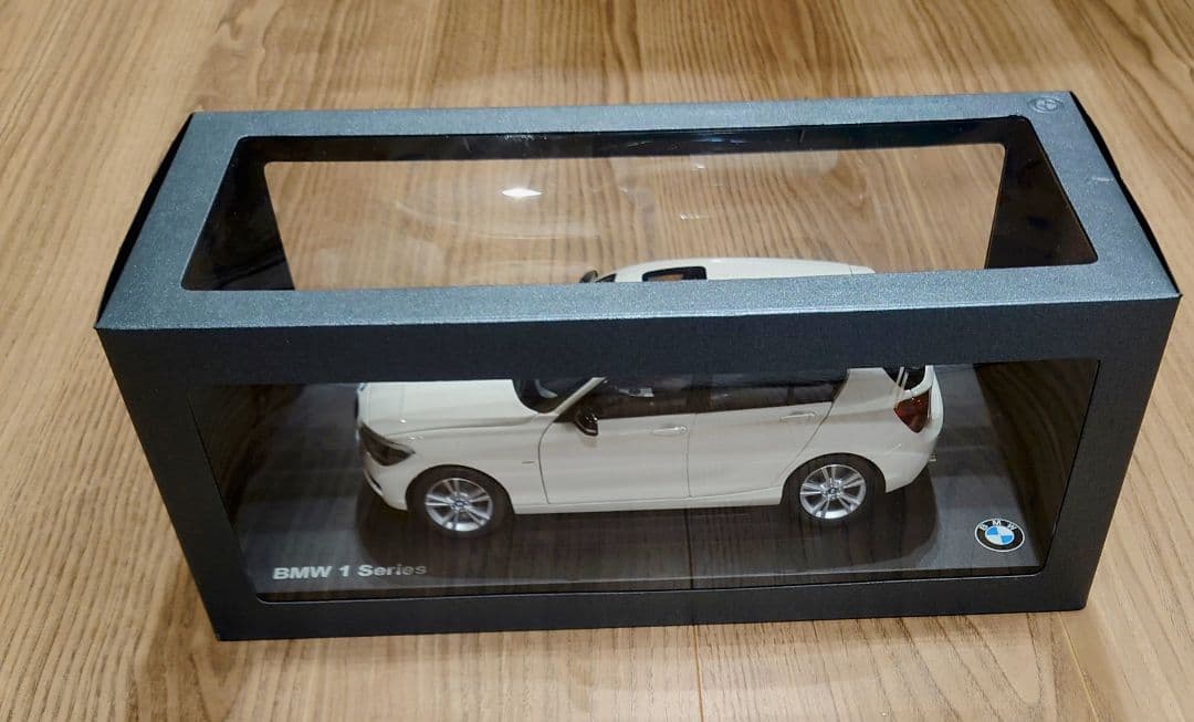 【新品】 1 Series ミニカー 1/43【未開封】