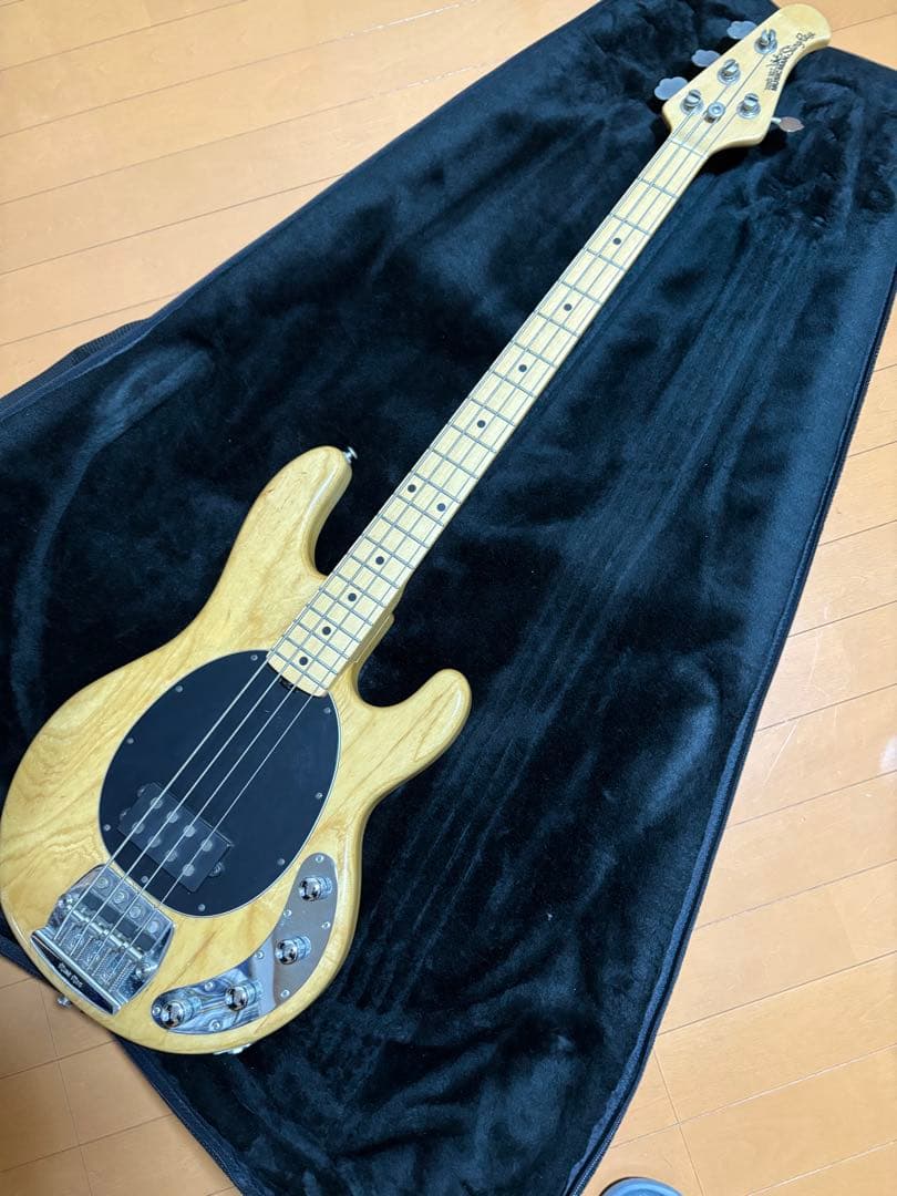 【美品】Music Man StingRay 4弦ベース 純正ケース付