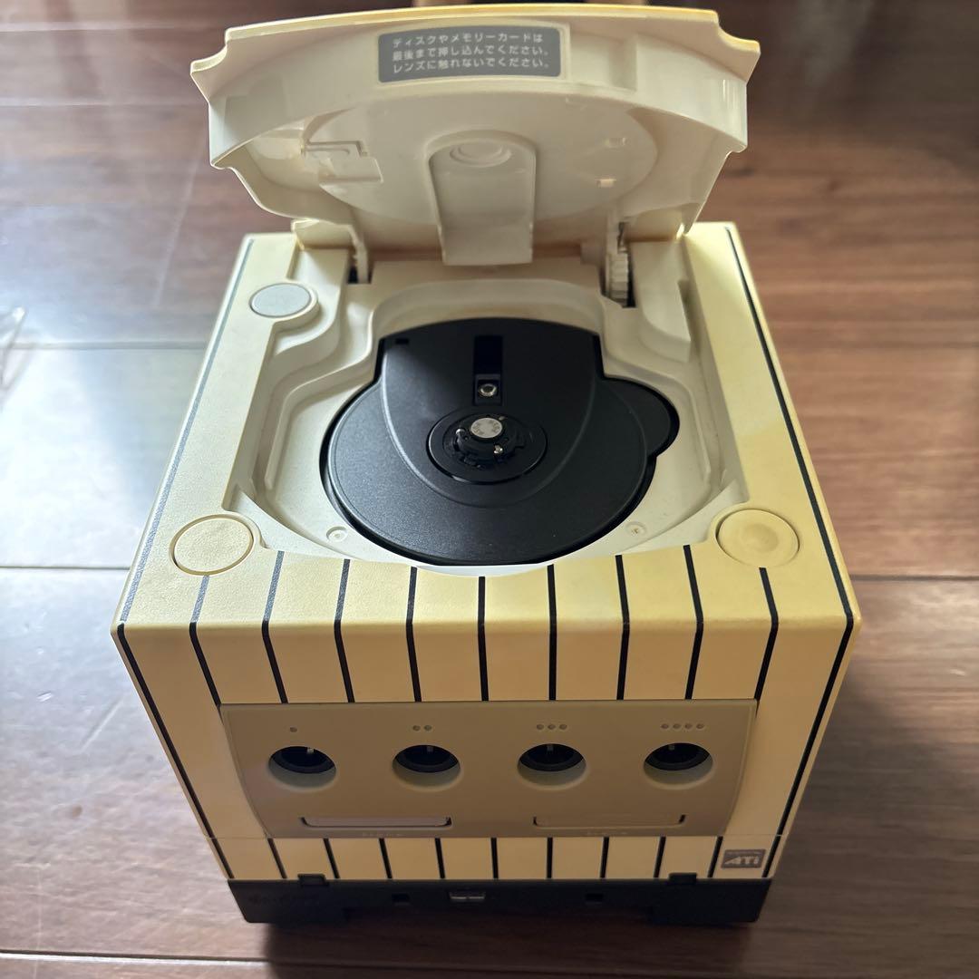 ゲームキューブ本体　阪神タイガース2003年優勝記念　限定モデル