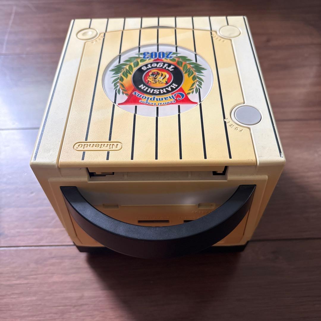 ゲームキューブ本体　阪神タイガース2003年優勝記念　限定モデル