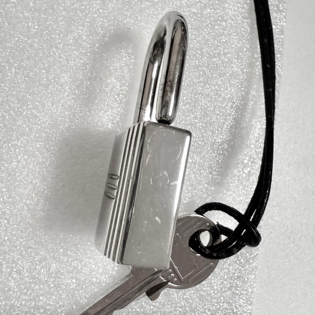 【121】 エルメス カデナ 南京錠 パドロック 121 番 鍵 シルバー