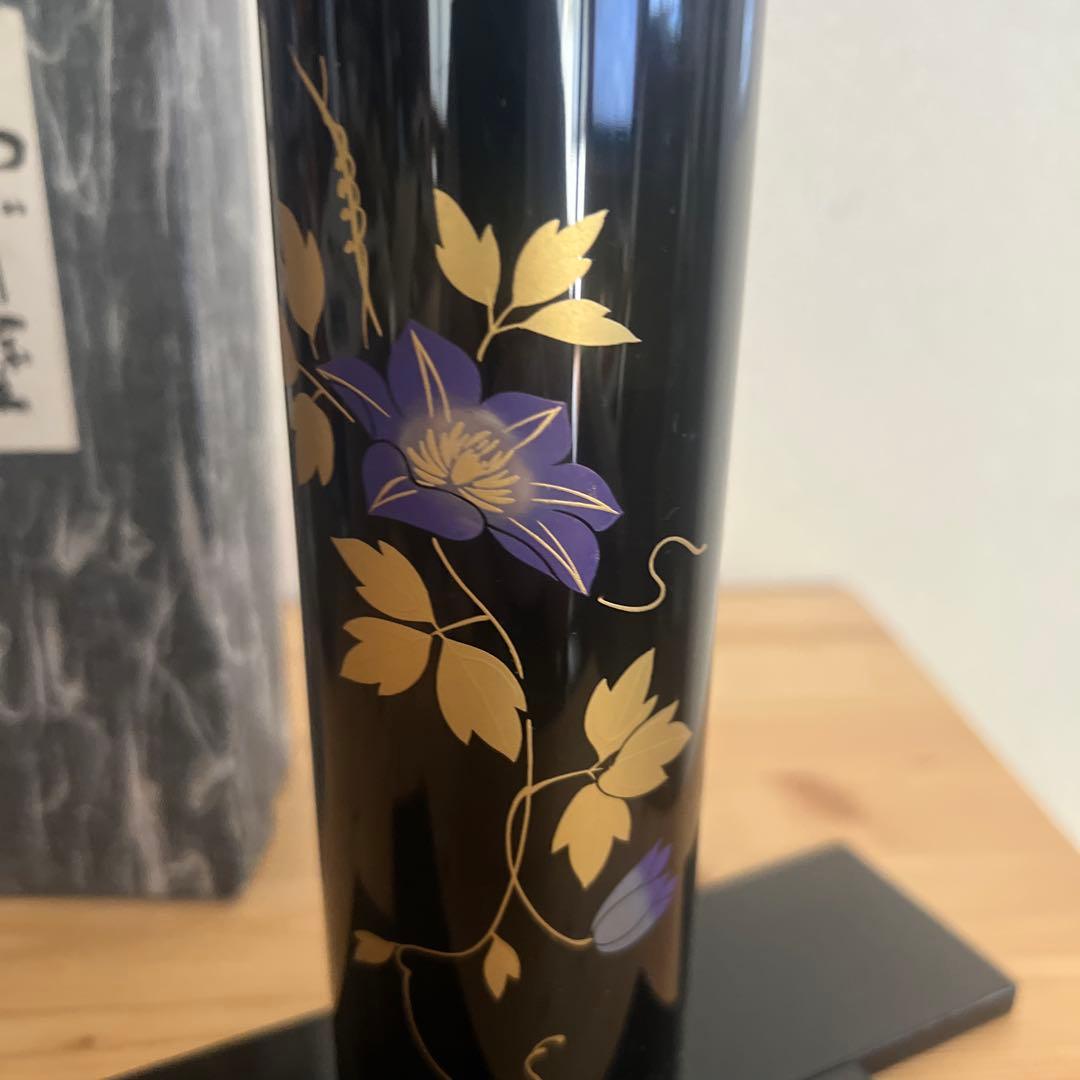 漆器 円筒形花瓶 金色紫色模様　外箱付き