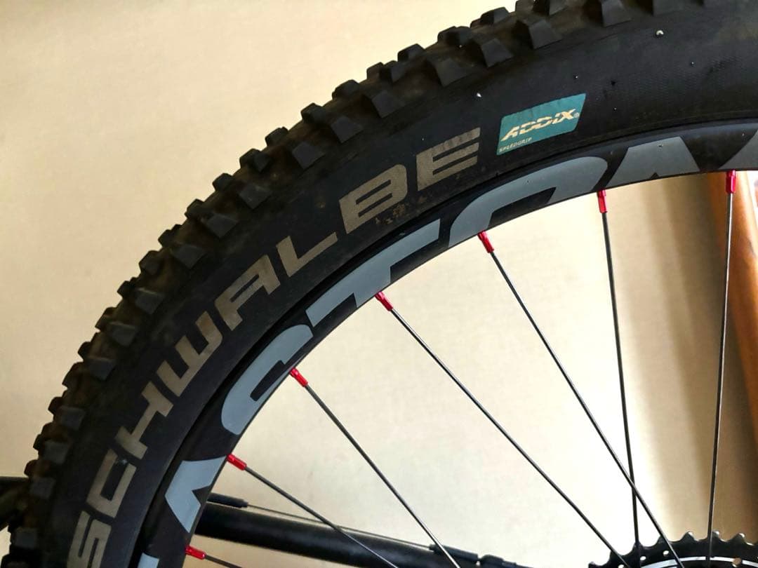 シュワルベ　27.5x2.8 2本　マジックマリー／ロケットロン