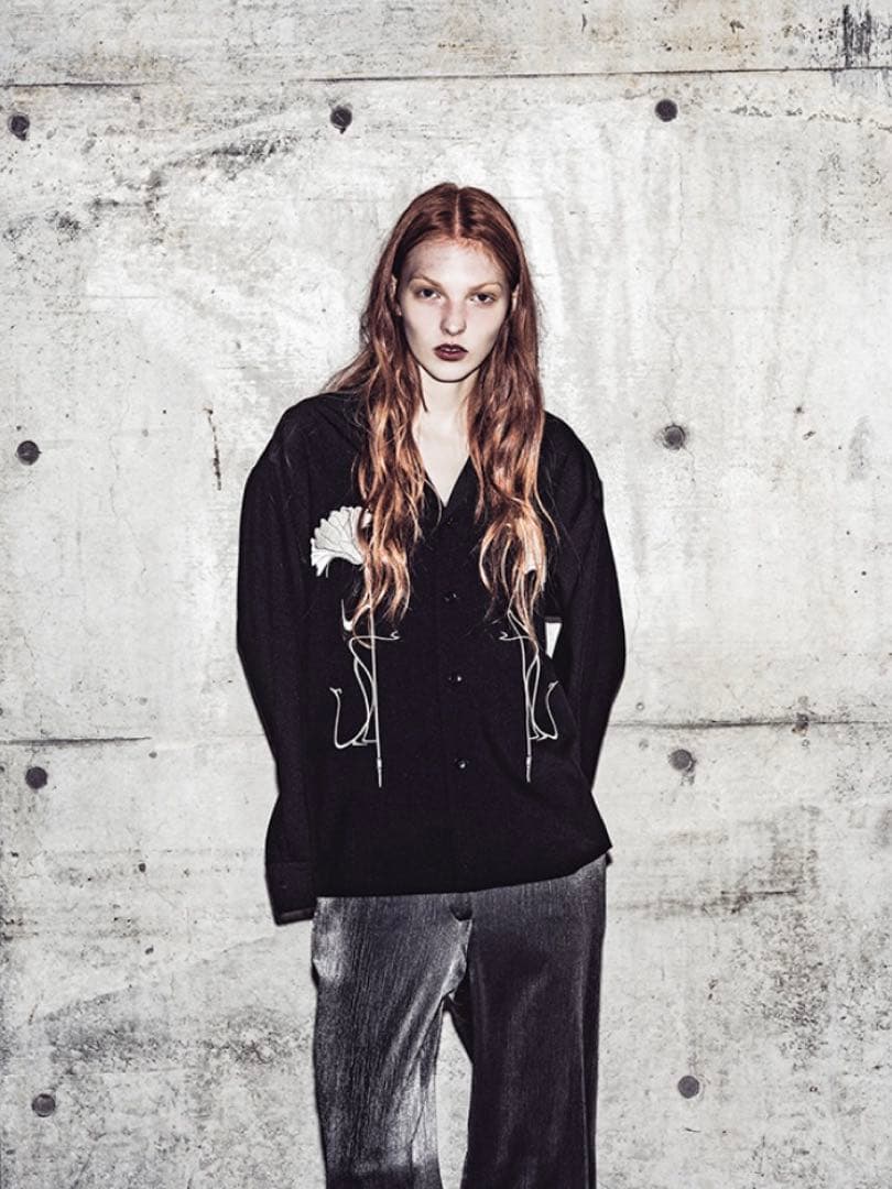 ミュージシャン NIL DUE/NIL UN TOKYO EMBROIDERY OC SHIRT