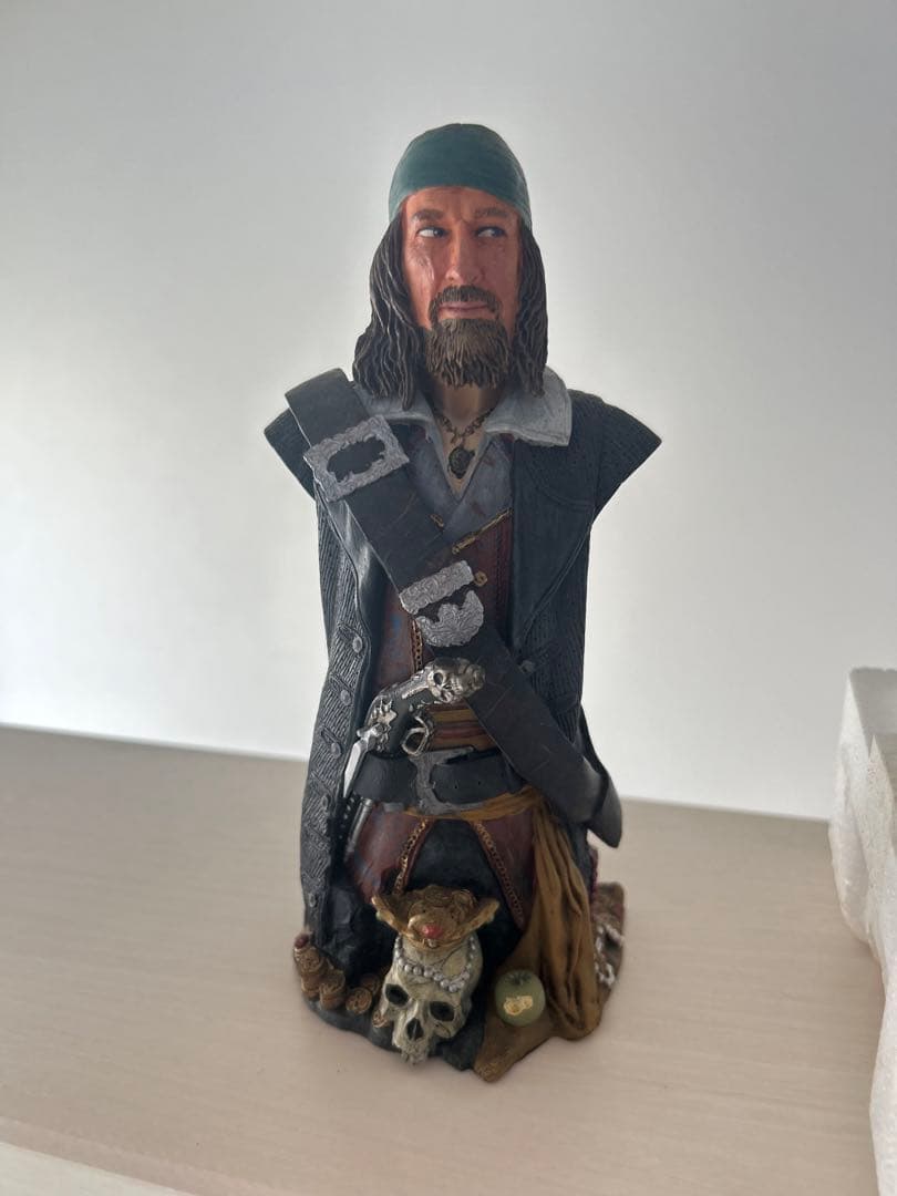 2500体限定パイレーツオブカリビアン　キャプテンバルボッサミニバストフィギュア