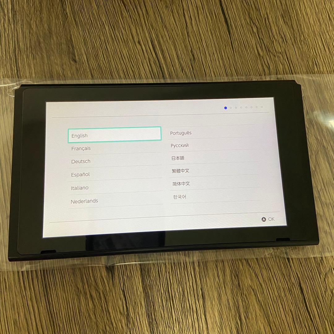 即日発送　Nintendo Switch レッツゴーピカチュウエディション　本体