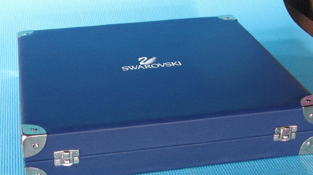 呪われたスワロフスキー・チェスセット