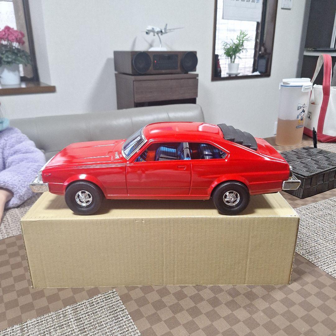 新品未使用品　　　　　スカイライン2000GT-E 約1/12スケール