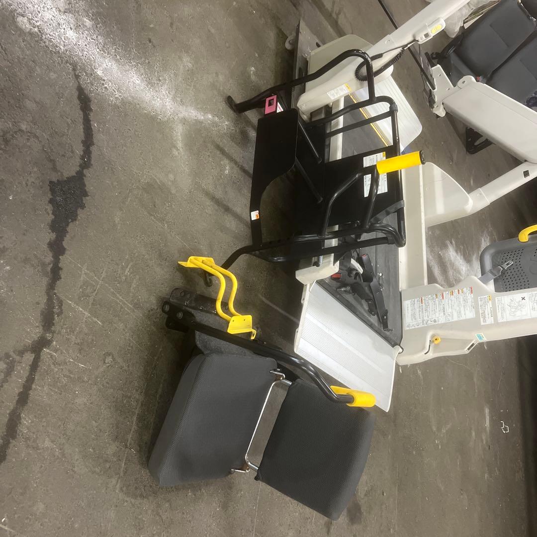 福祉車両取り外し　スロープ　ハイエース　キャラバン　レジアス