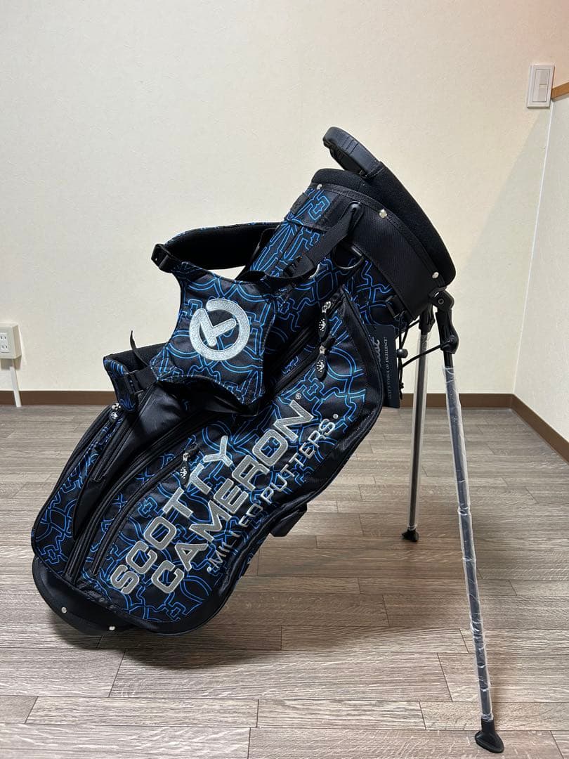 スタンド式キャディバック　人気のブルーラメライン！スタイリッシュなフォルムが魅力