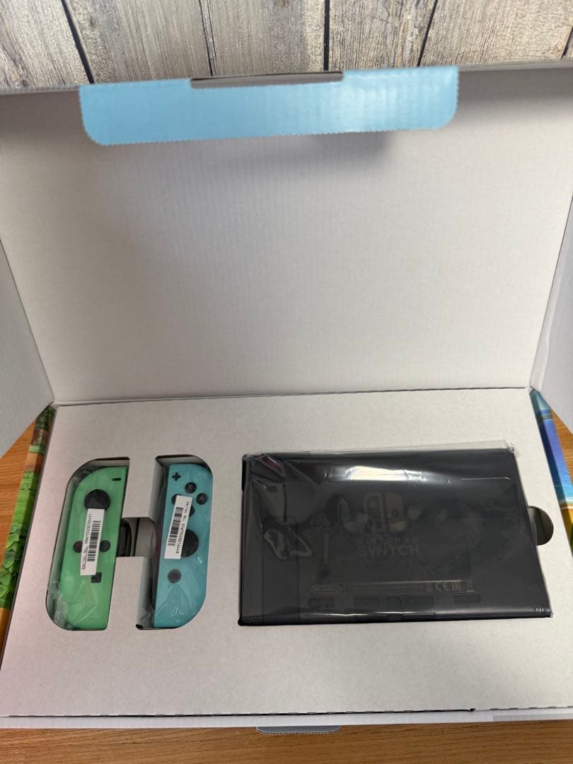 ニンテンドースイッチ　Switch どうぶつの森　本体　SDカード付き