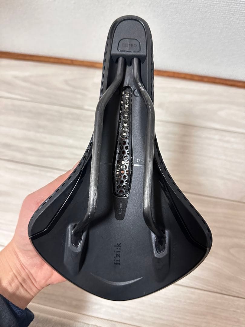 Fizik Vento Antares R1 Adaptive3Dサドルカーボン