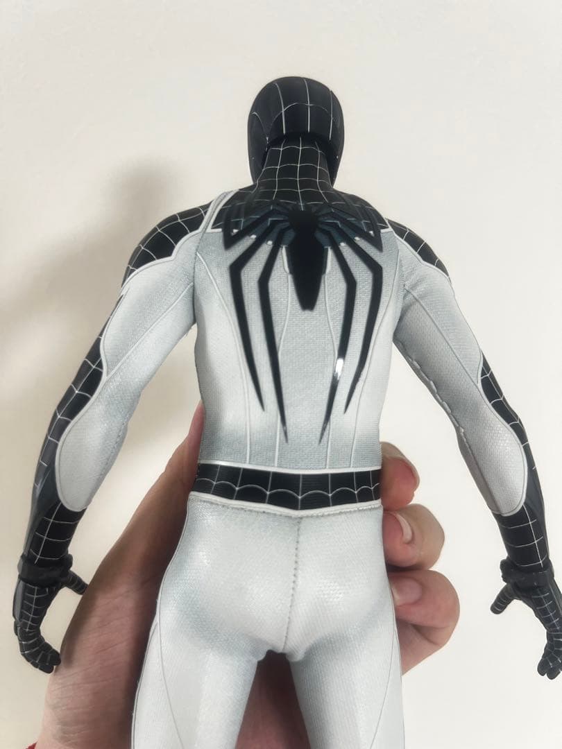 ホットトイズ スパイダーマン(ネガティブ・スーツ版) 1/6 SpiderMan