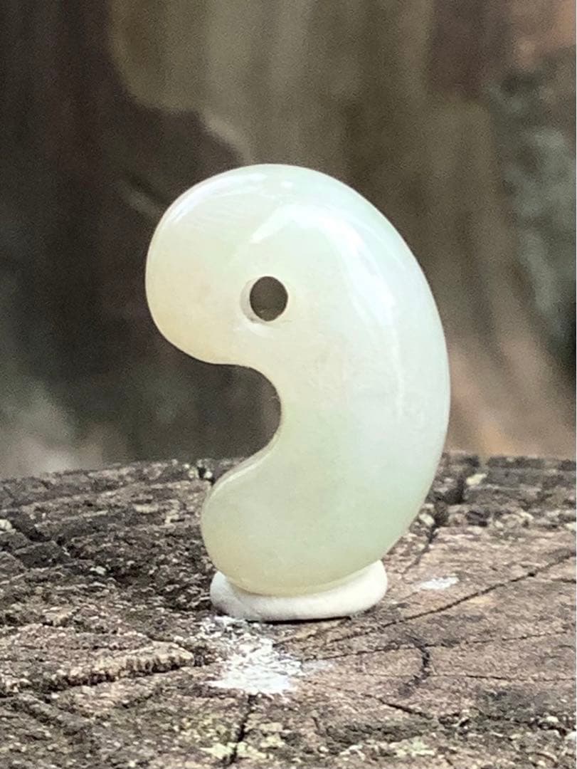 ✳極上材料使用‼️ 氷*糸魚川翡翠勾玉　神様と通じる縁起物お守り　鑑別書取得極上品