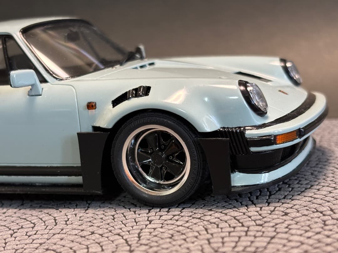 タミヤ　ポルシェ 911ターボ 88 1/24 プラモデル 完成品