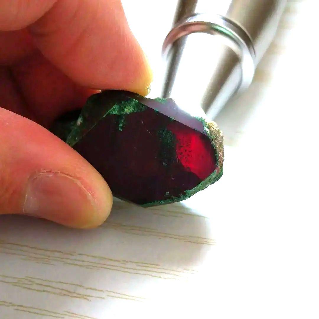 赤銅鉱 （キュプライト）　宝石質 鉱物標本