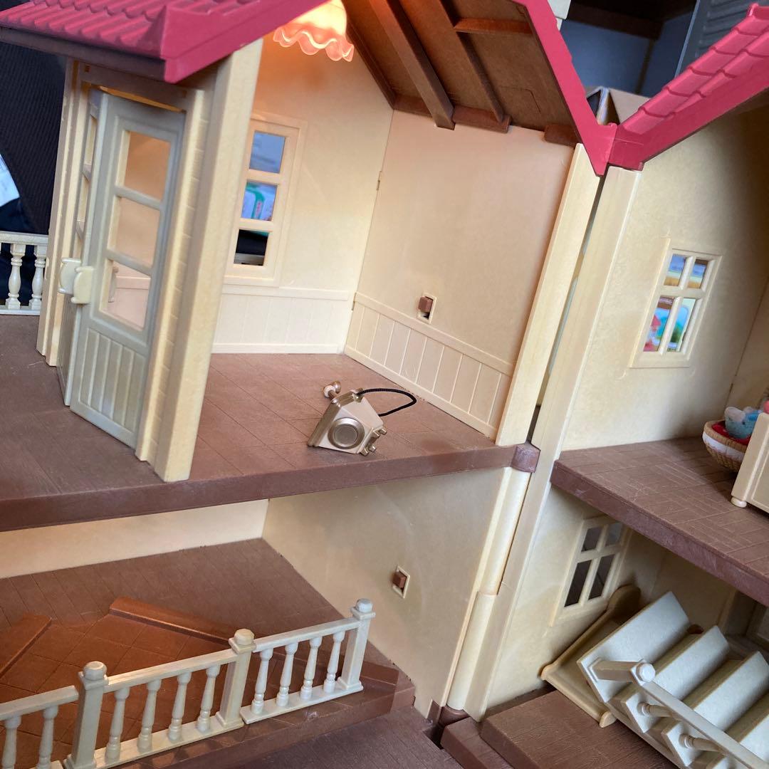 シルバニアファミリー　あかりが灯る大きなお家　家具セット他色々